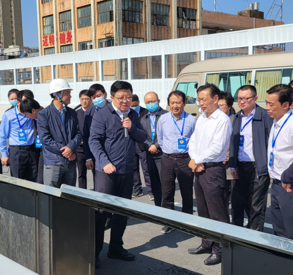 樊三宝一行视察洪腾高架东延项目_尊时凯龙