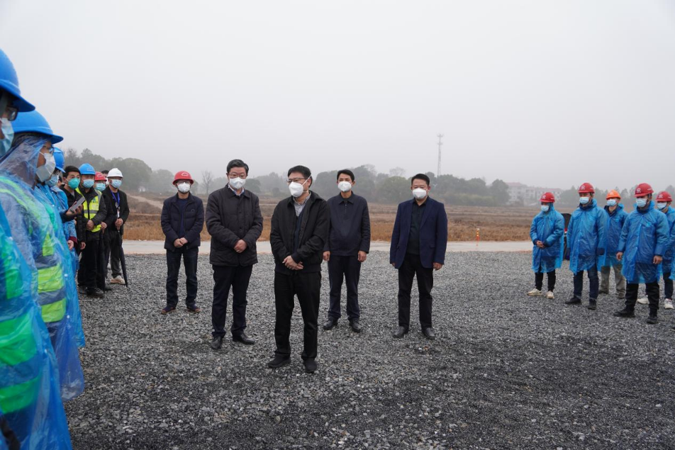 副市长江新洪走访慰问西二环高速项目一线参建者_尊时凯龙